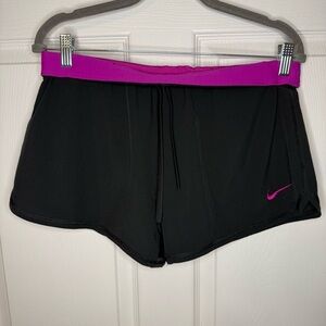 Nike Dri Fit Women's Athletic Shorts Black with Pink Accents Size Medium GUC